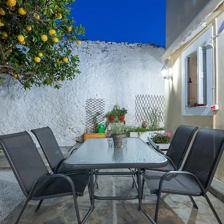 Spacious Home With Yard, Mytilene Lesvos Extérieur photo