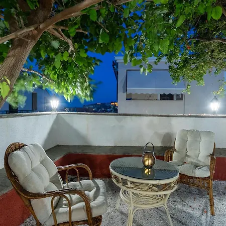 Spacious Home With Yard, Mytilene Lesvos Extérieur photo