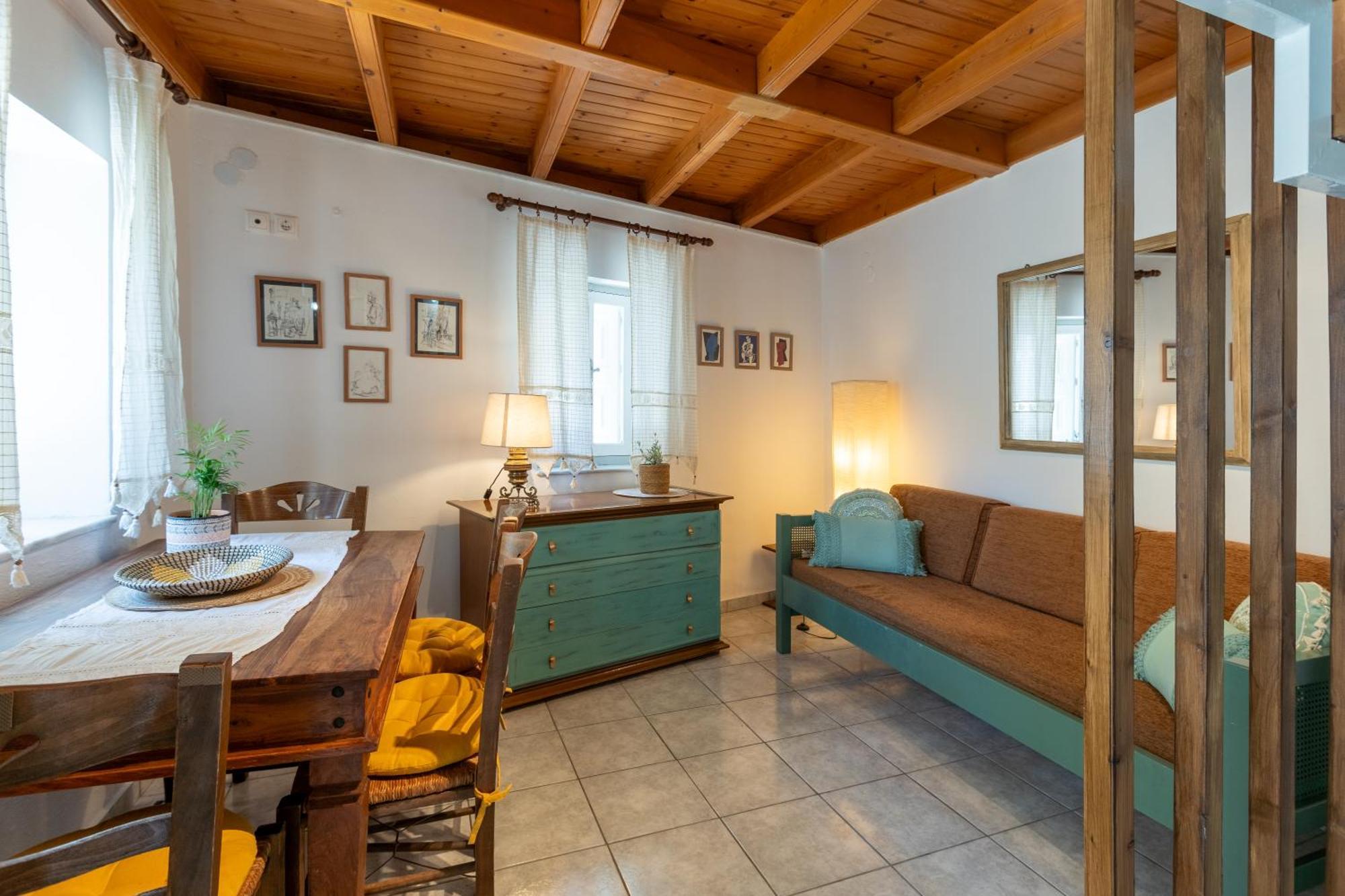 Spacious With Yard, Lesvos Hébergement de vacances *