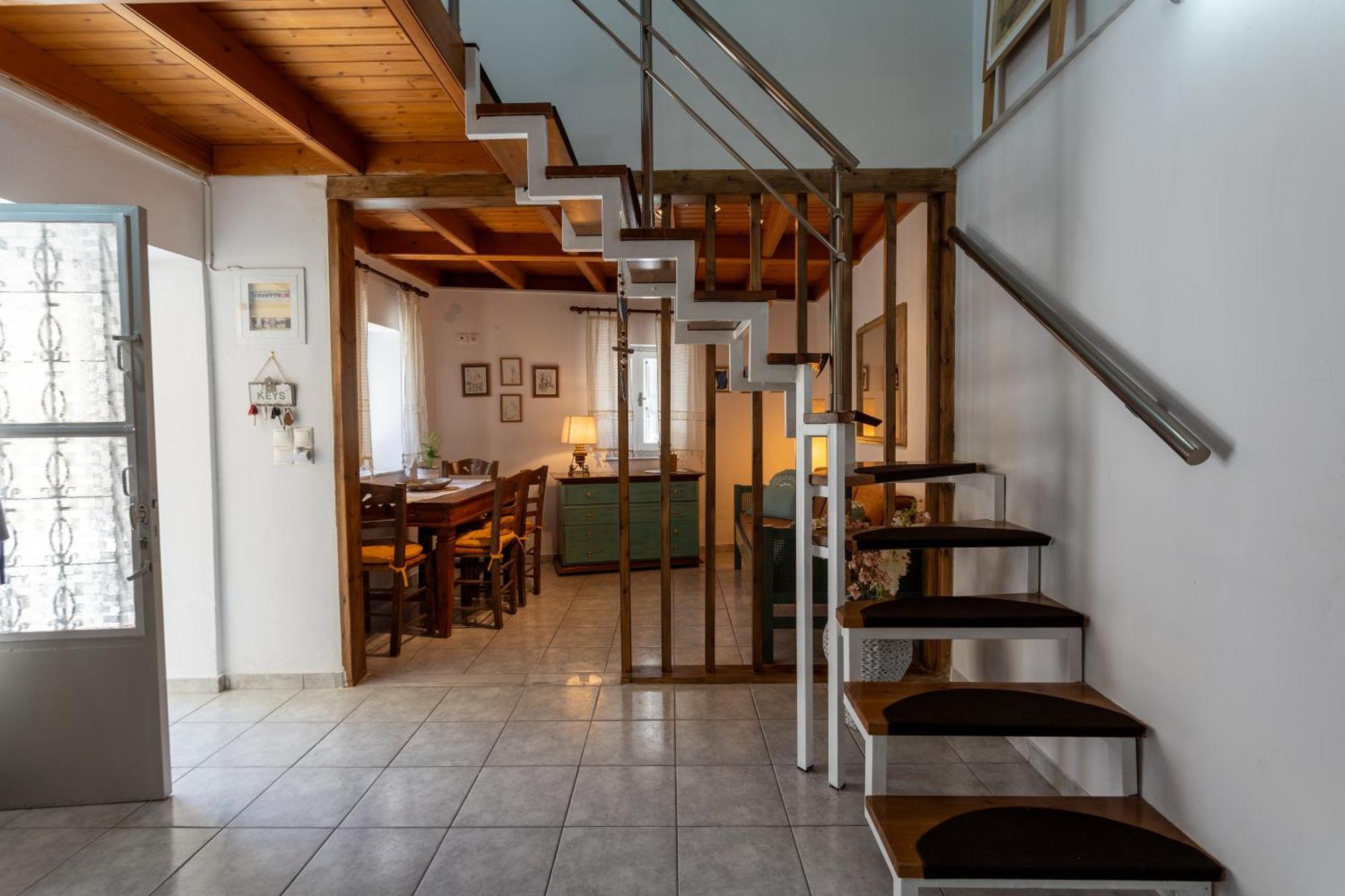 Spacious With Yard, Lesvos *